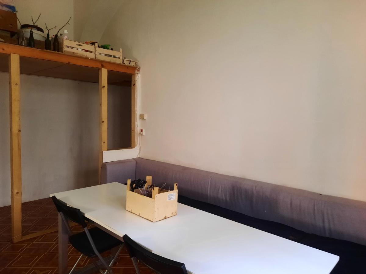 Downtown Prague Minimalistic Room In Flatshare Exterior foto